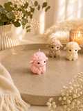 Little Lamb – Handgemachte Schafkerze aus Rapswachs | Rosa, Beige & Creme